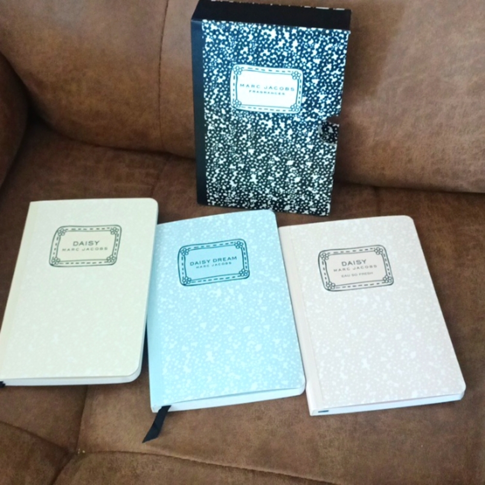 Marc Jacobs Fragrances Set Of Mini Agendas W/Ribbon